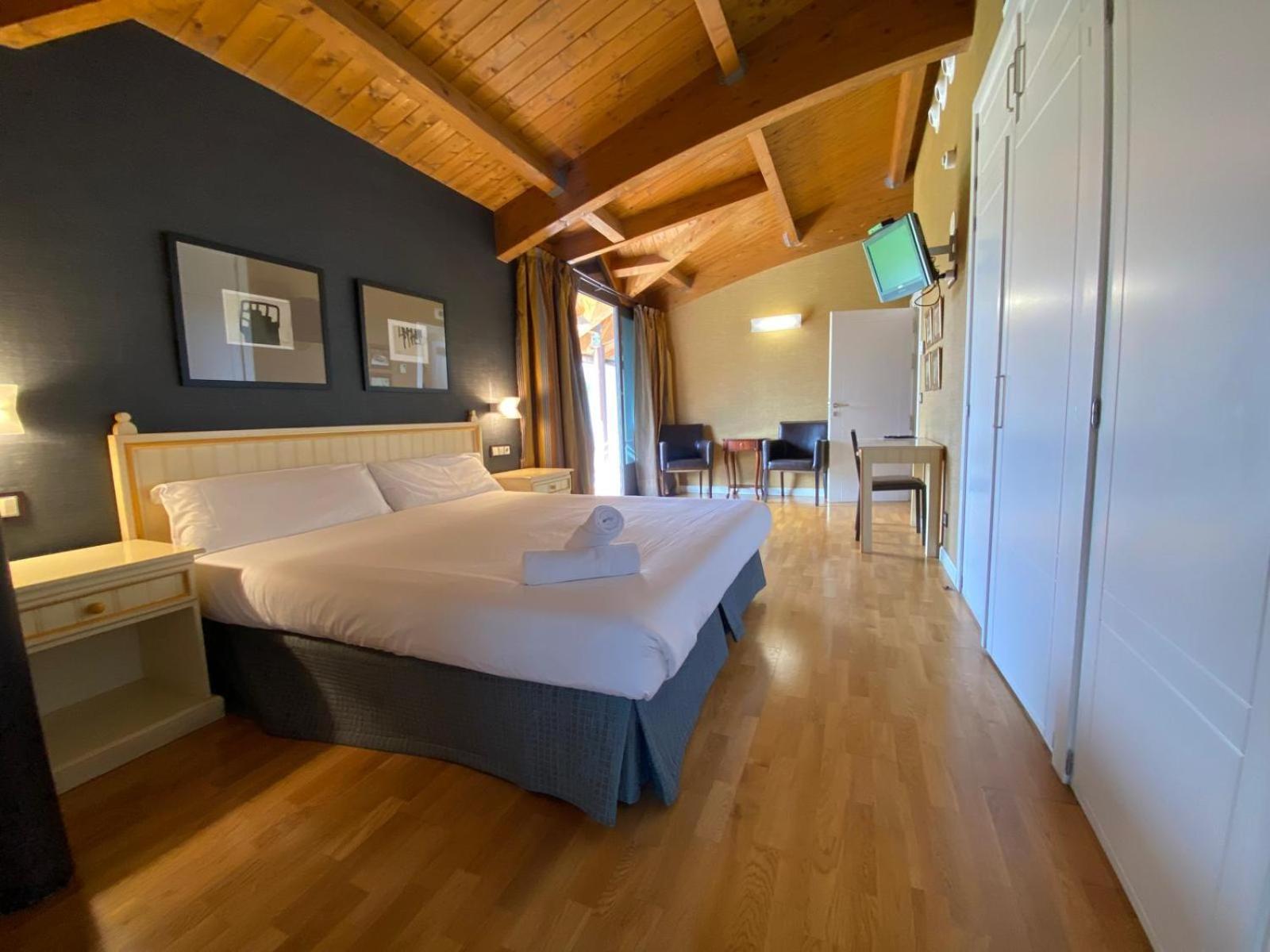 Roomrural Hotel Iru-Bide Lumbier Eksteriør bilde