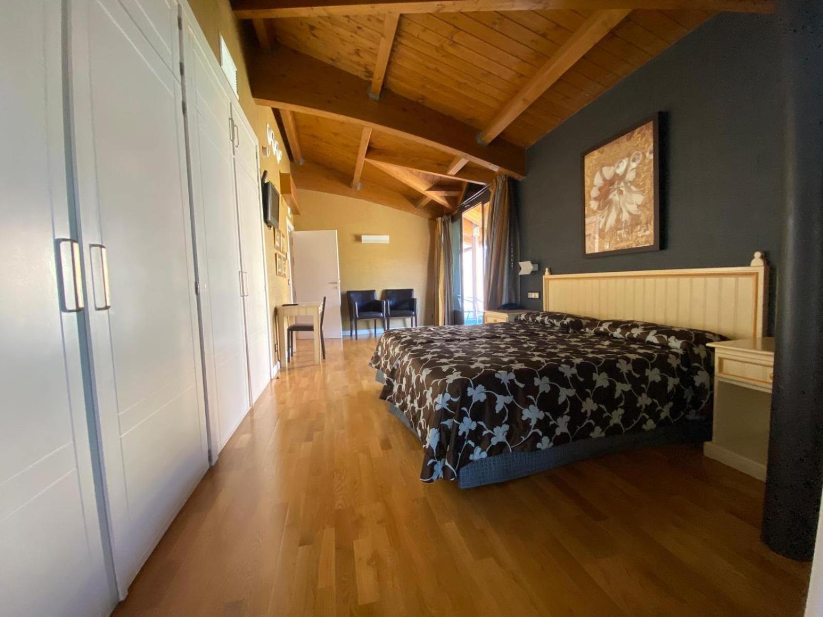 Roomrural Hotel Iru-Bide Lumbier Eksteriør bilde